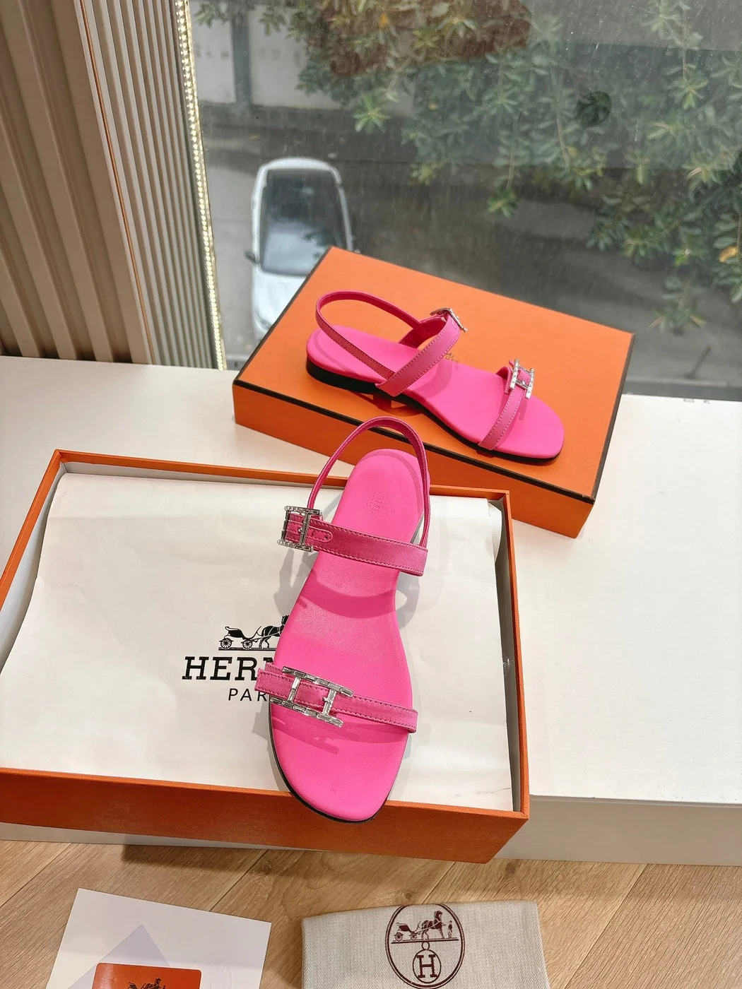 Hermès Women Pink Leather Sandals product view 3