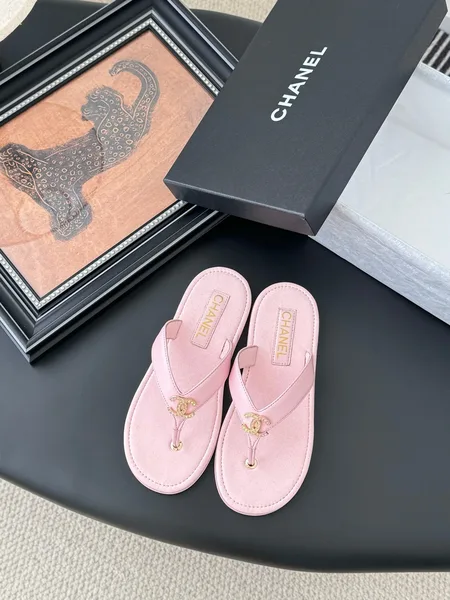 Chanel Women Pink Leather And Suede Sandals product view 1
