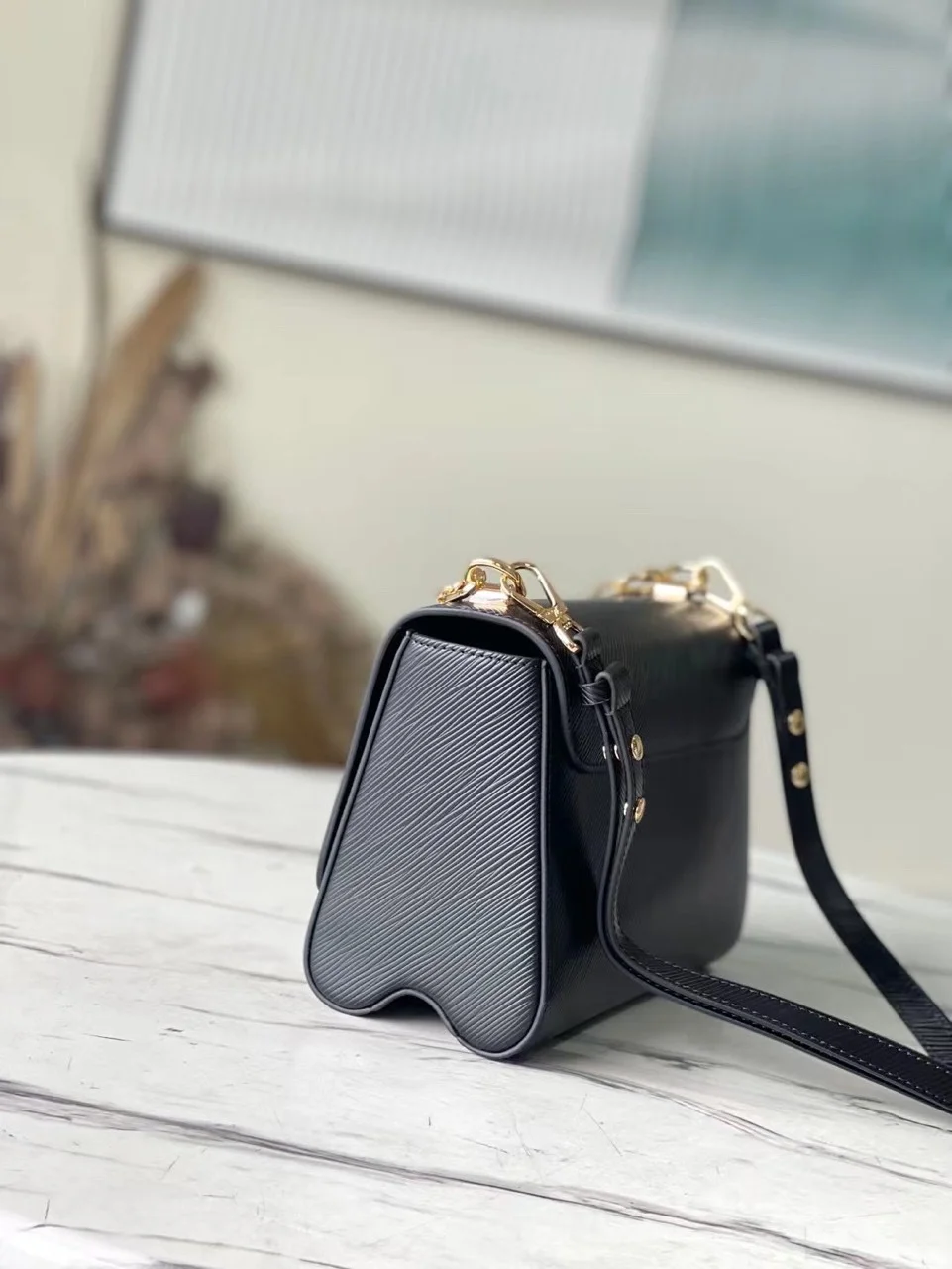 Louis Vuitton Twist Mini Lock Gold Handbags 23x17x9.5 cm product view 2