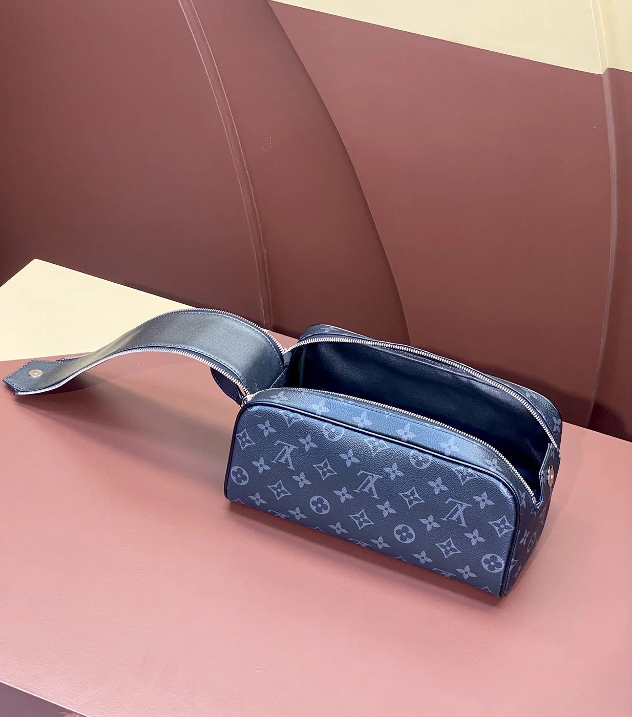 Louis Vuitton Dopp Kit Toilet Pouch product view 3