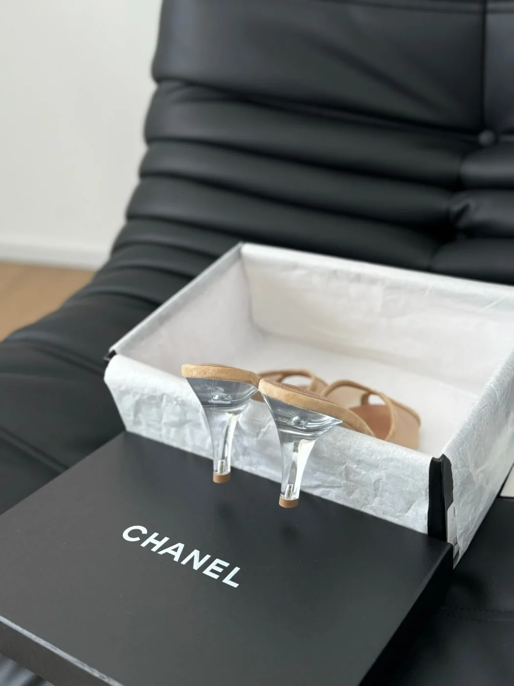 Chanel Women Beige Leather Slides product view 4