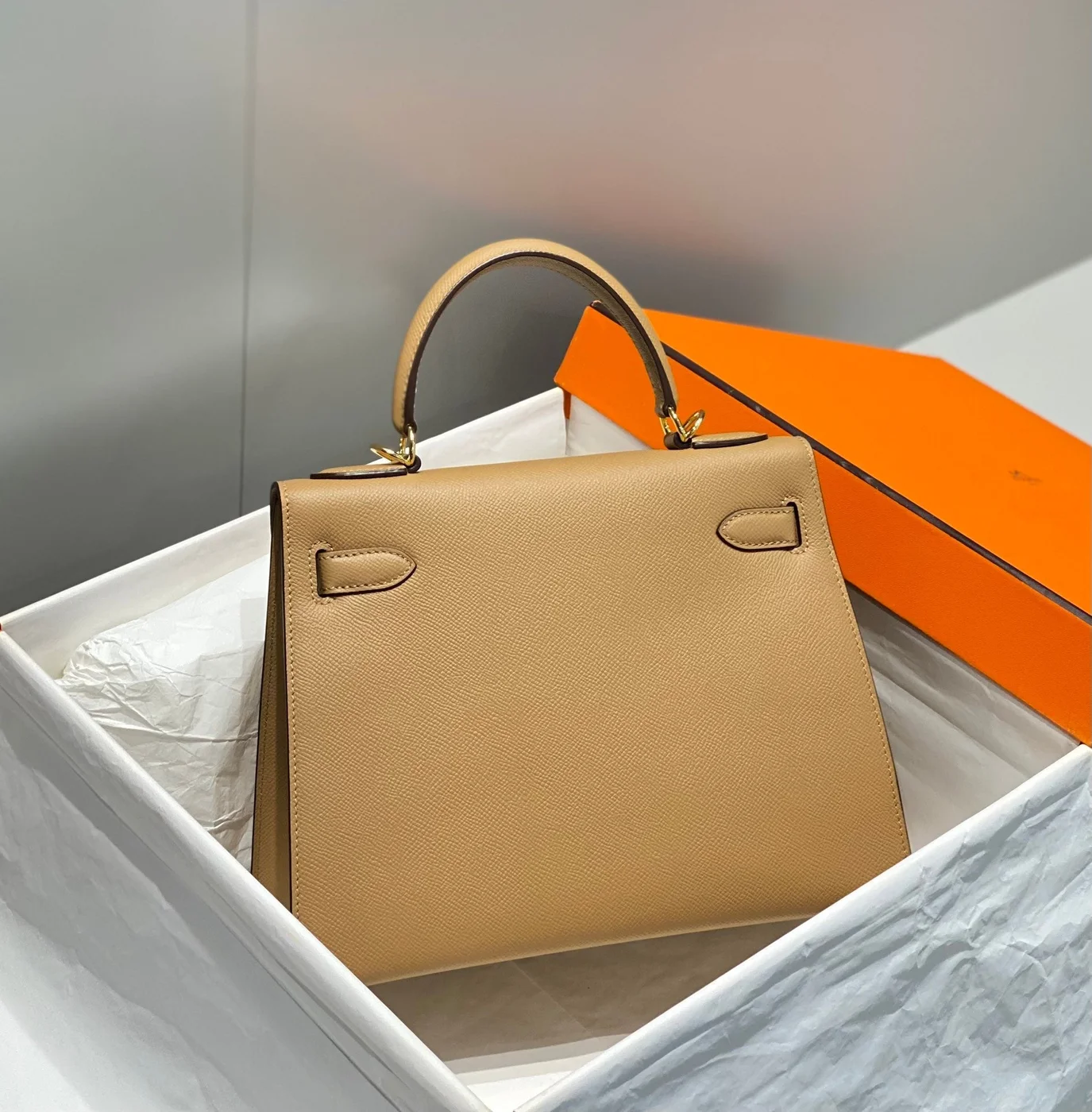 Hermès 28 cm In Chai Epsom Gold Hardware Bag product view 5