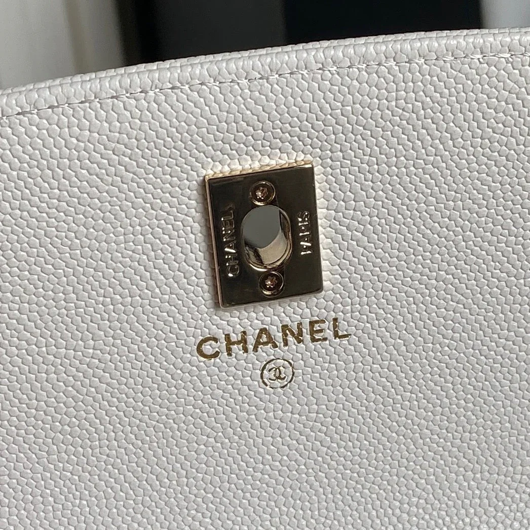 Chanel 25C Flap Bag 18 In White Shiny Grained Calfskin Gold Hardware product view 4