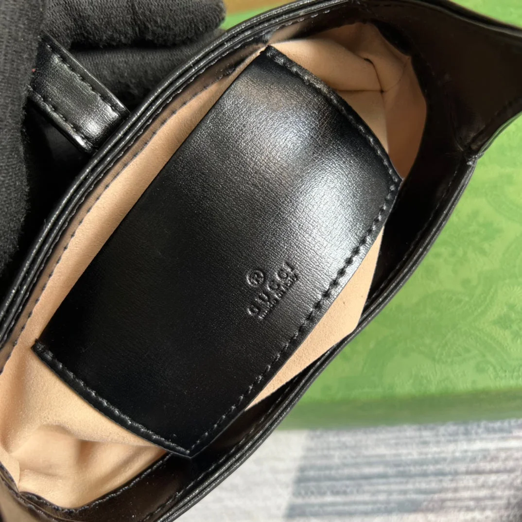 Gucci Jackie Mini 19 Shoulder Bag In Black Calfskin product view 6