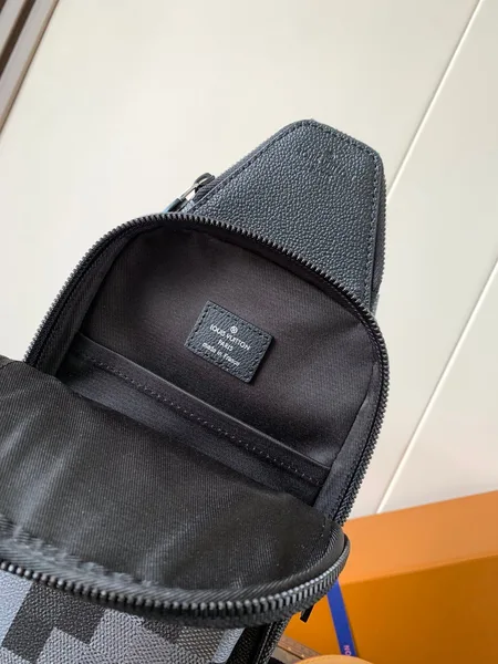 Louis Vuitton Avenue 31 In Black Canvas Calfskin Bag product view 5