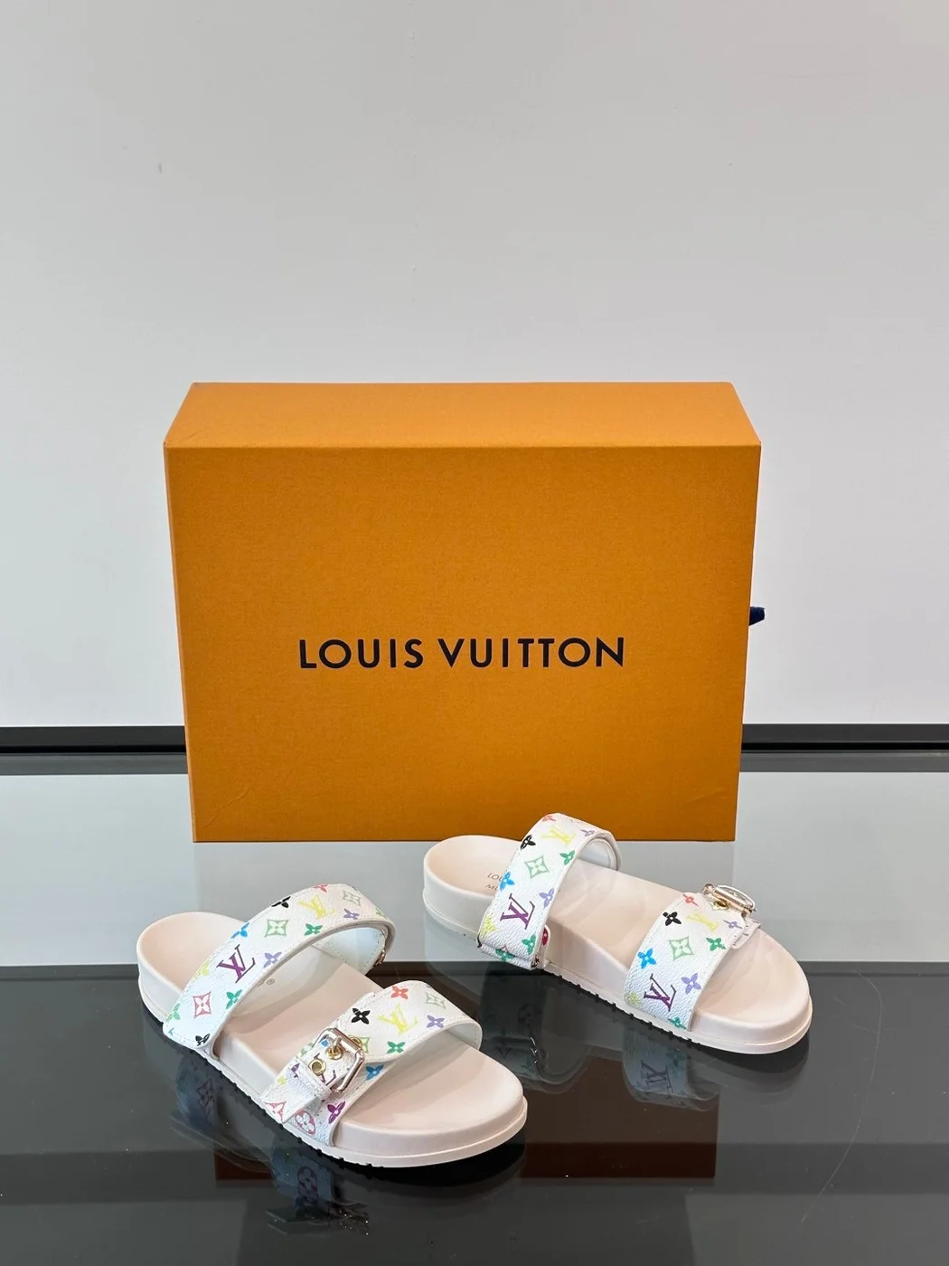 Louis Vuitton Men White Patterned Leather Sandals product view 5