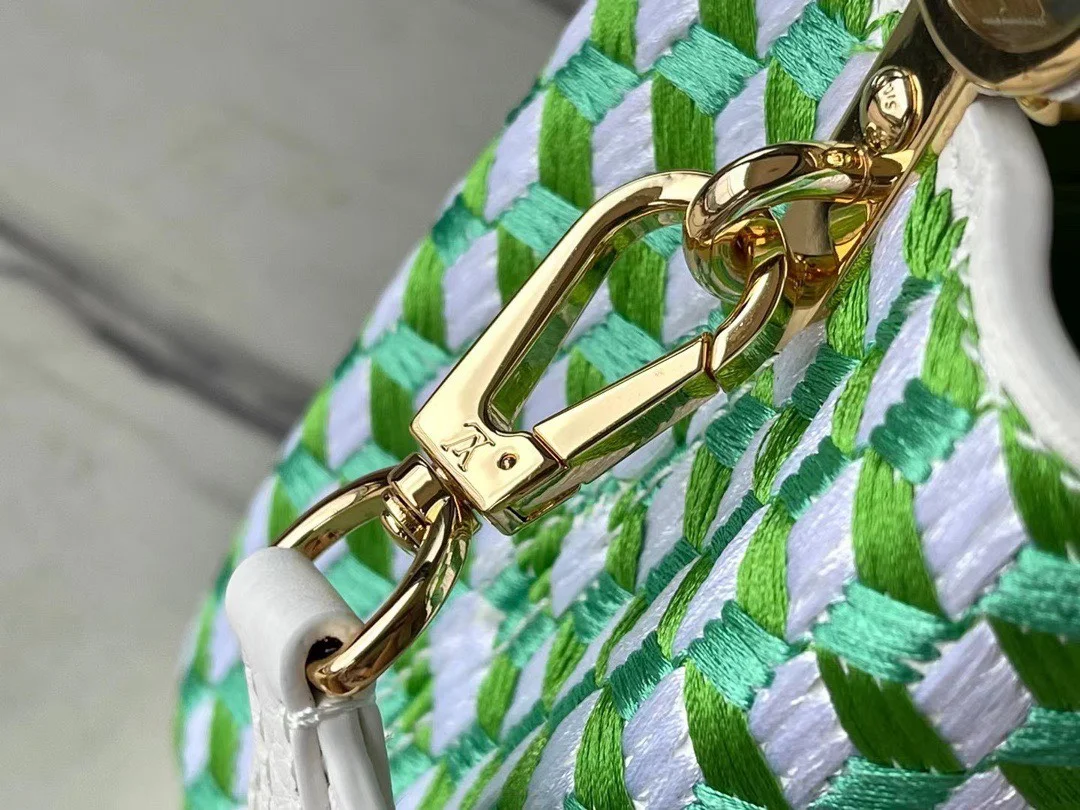 Louis Vuitton Capucines Green And White Pattern Handbags 21 cm product view 3