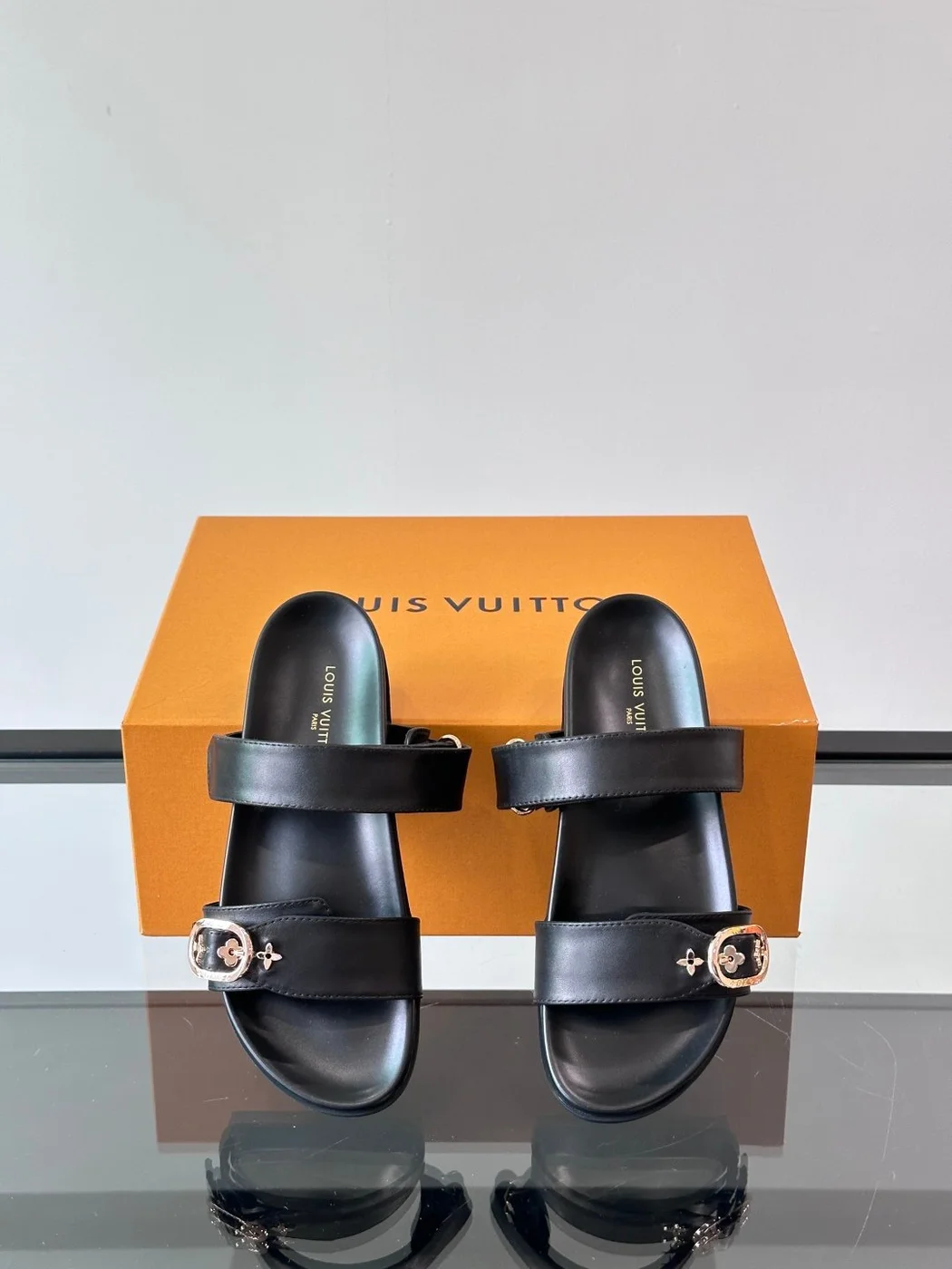 Louis Vuitton Men Black Leather Slides product view 6