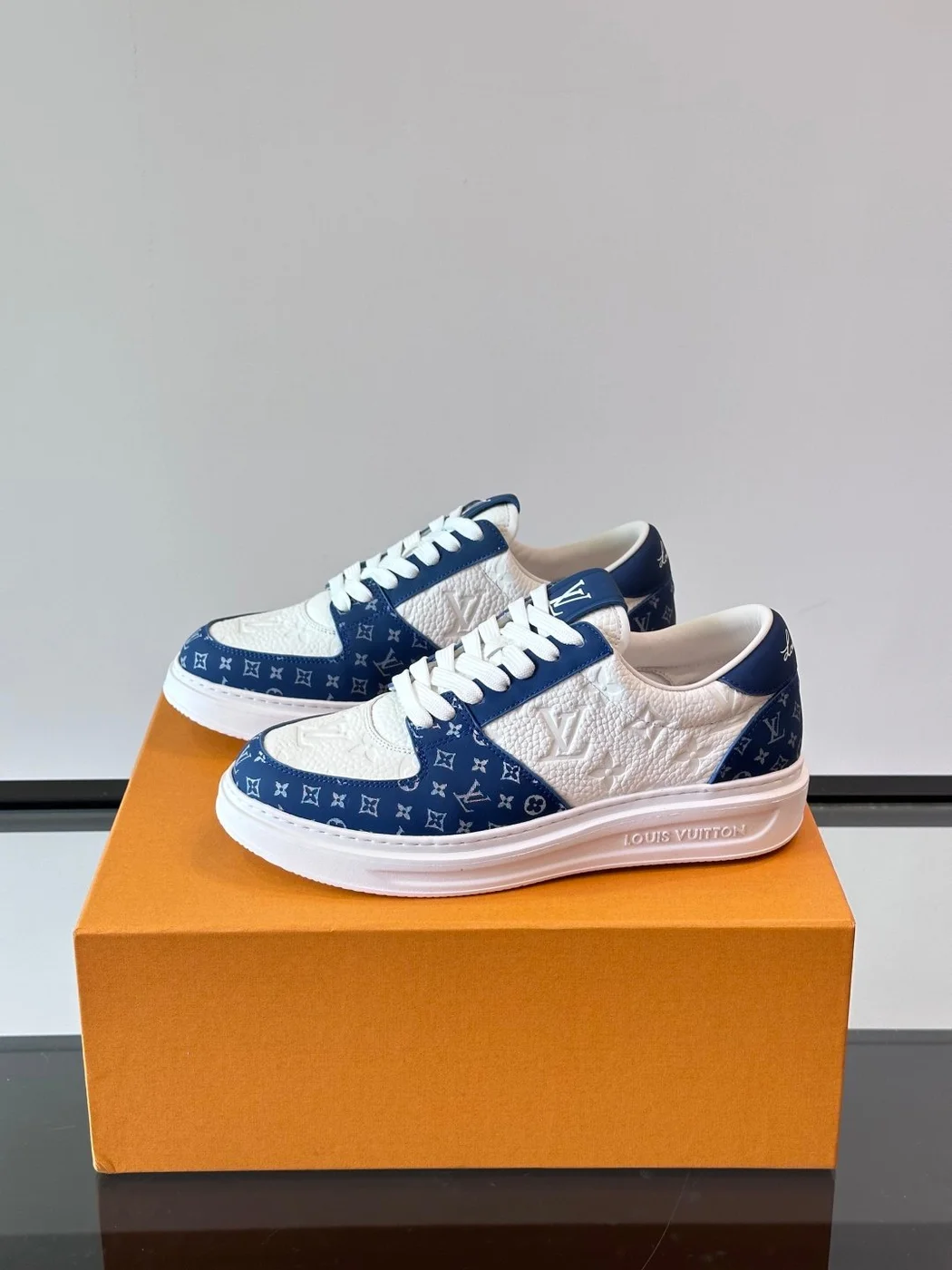 Louis Vuitton Men White And Blue Leather Sneakers product view 3