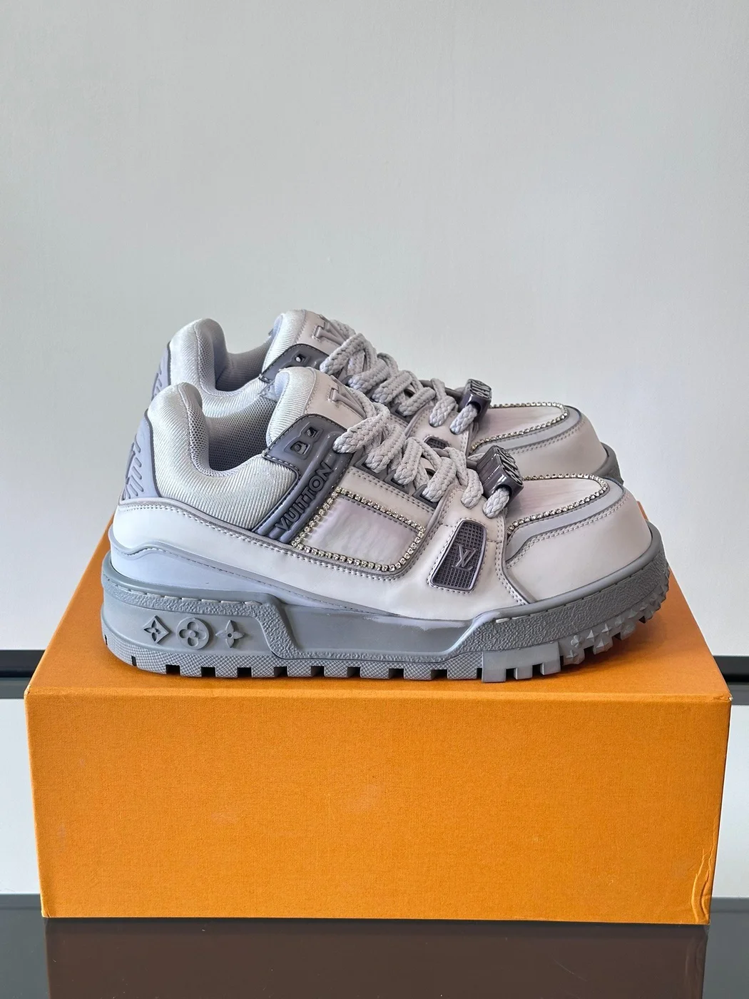 Louis Vuitton Men White Leather Gray Accents Sneakers product view 1