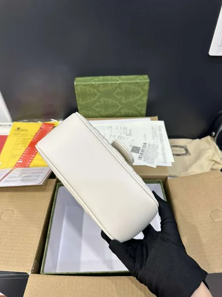 Gucci Marmont White Women’s Handbag 22 cm product view 3