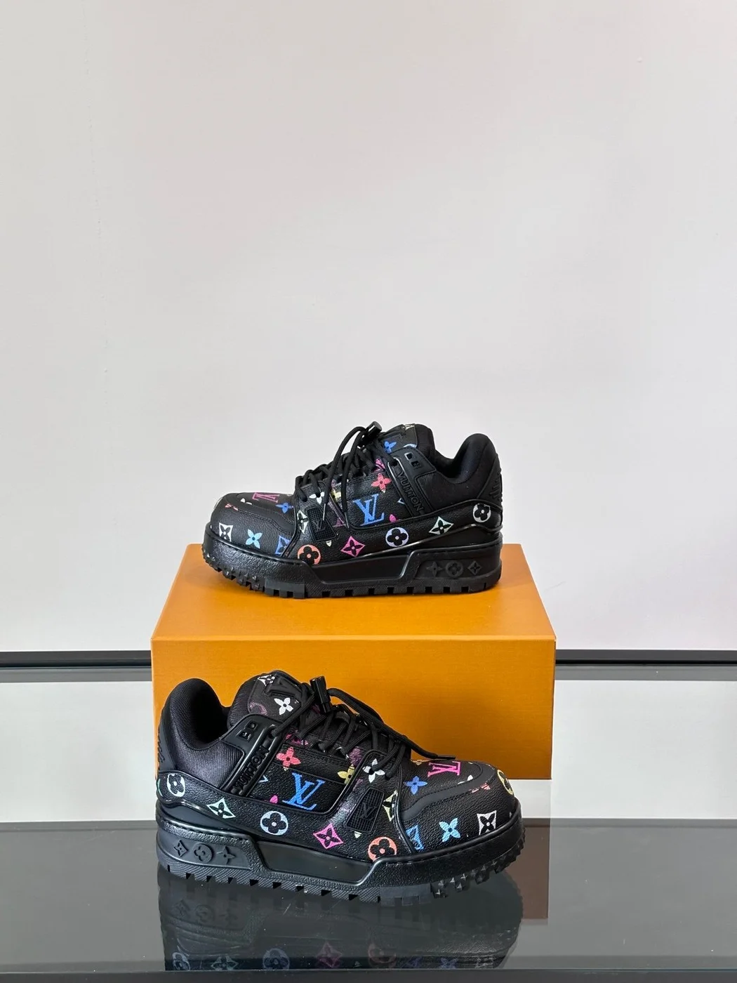 Louis Vuitton Men Black Leather Multicolor Logo Sneakers product view 4