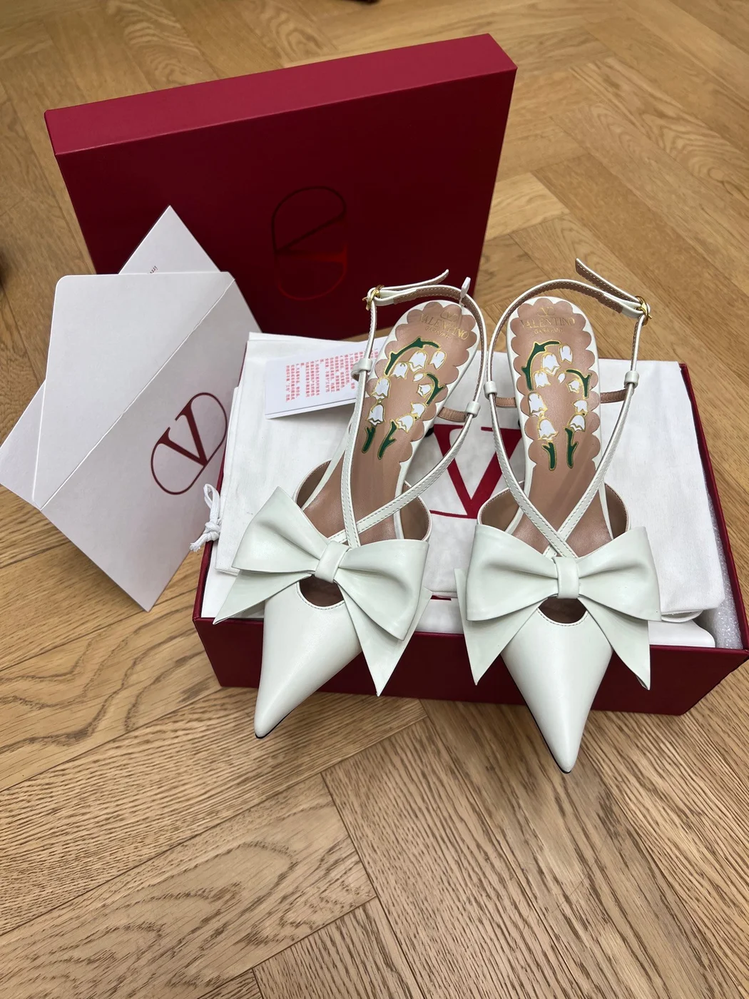Valentino Women White Leather Bow Accent Pumps product view 6