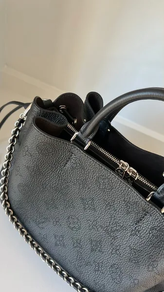 Louis Vuitton bella mahina tote black product view 2