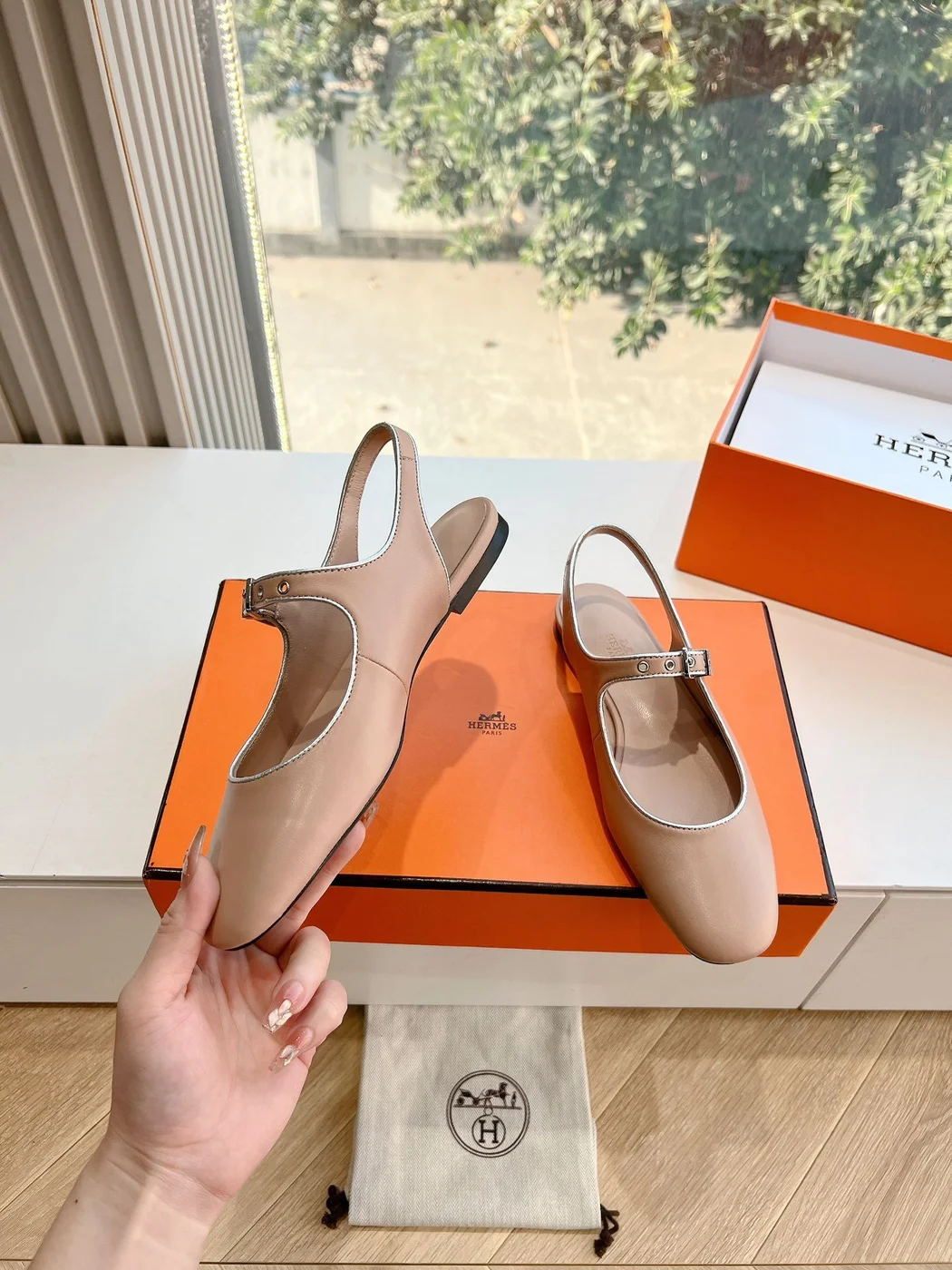 Hermès Women Beige Leather Mary Jane Flats product view 5