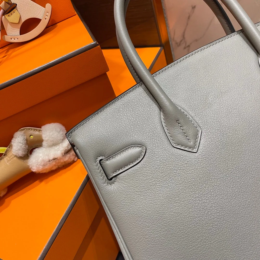 Hermès Birkin 30 cm Grey Swift Leather Gold Hardware Bag product view 4