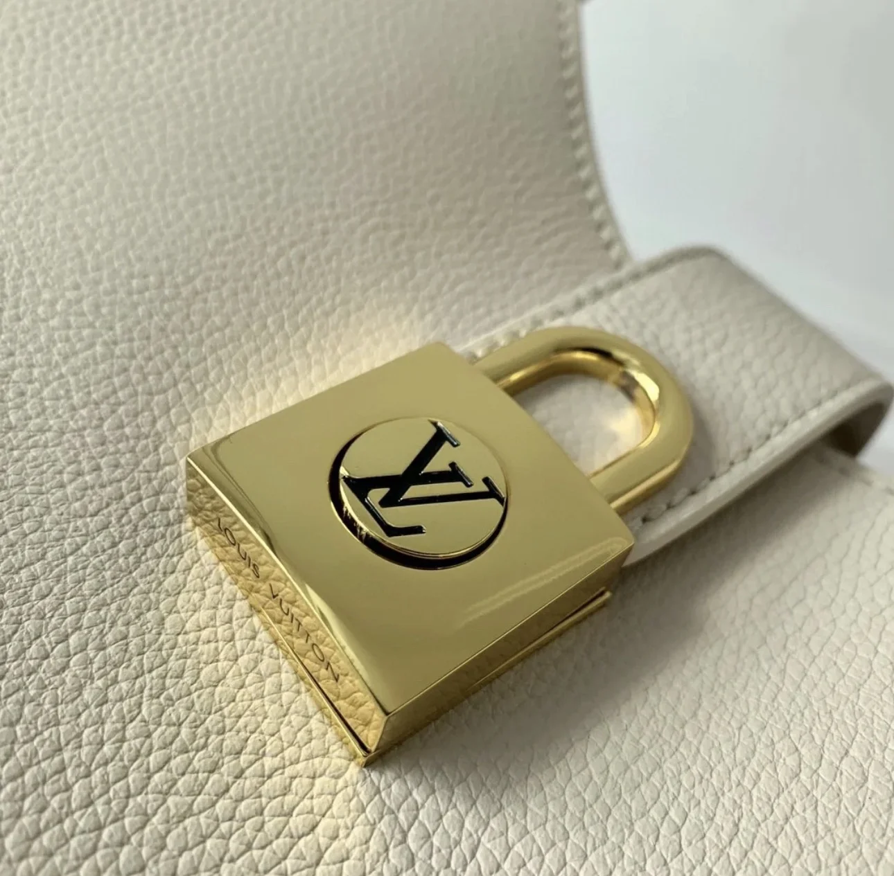 Louis Vuitton Lowkey Lock Pattern Woman’s Handbags 26x18x7cm product view 6