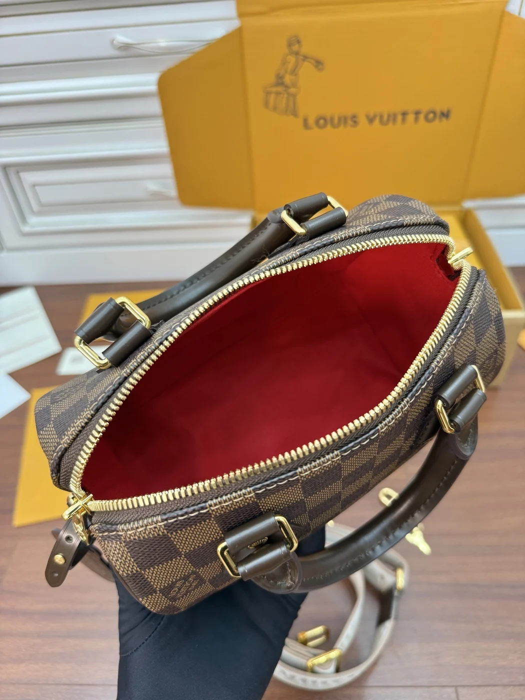 Louis Vuitton Speedy Bandoulière 20 Bag product view 6