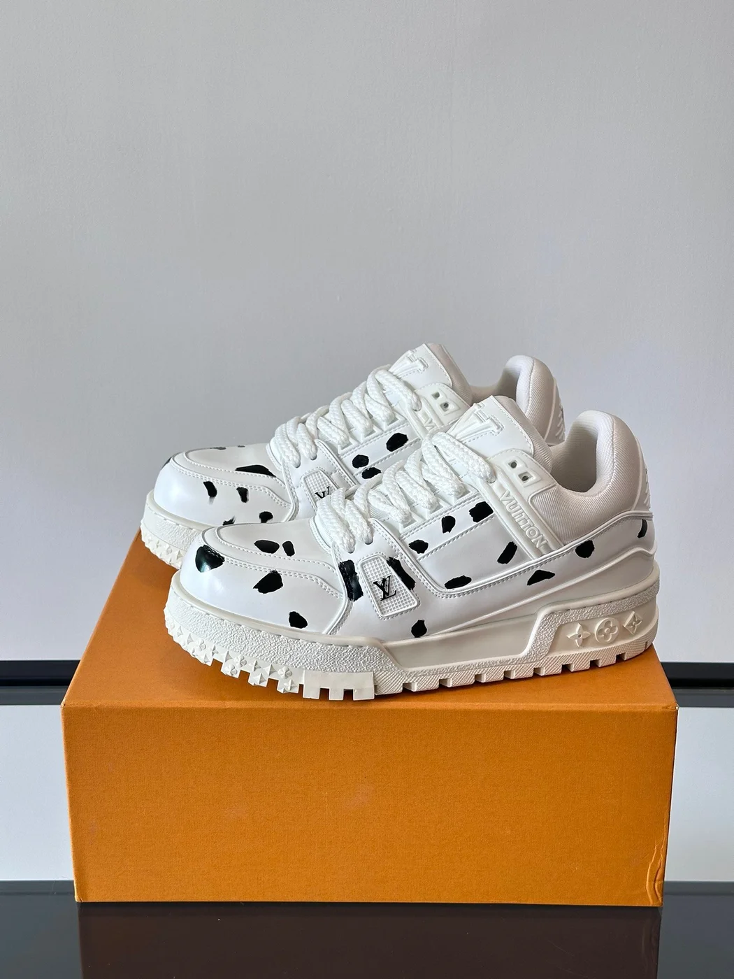 Louis Vuitton Men White Leather Black Spot Sneakers product view 3