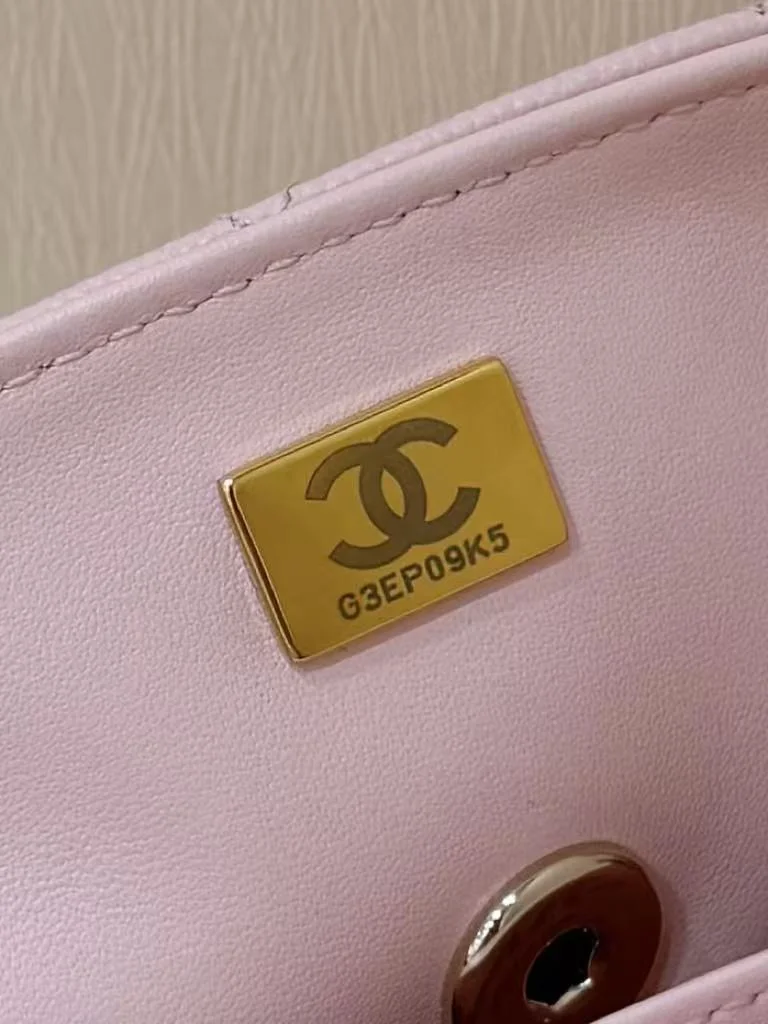 Chanel 25S Coco Crush Handle 18 In Pink Gold Hardware Bag product view 8