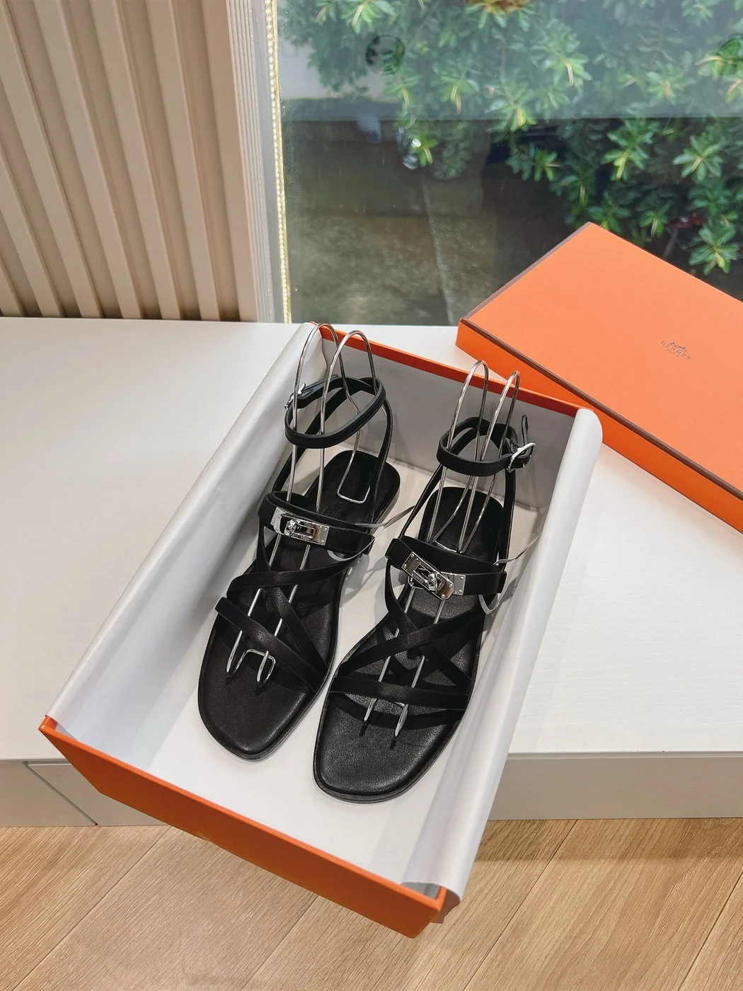 Hermès Women Black Leather Strappy Sandals product view 3