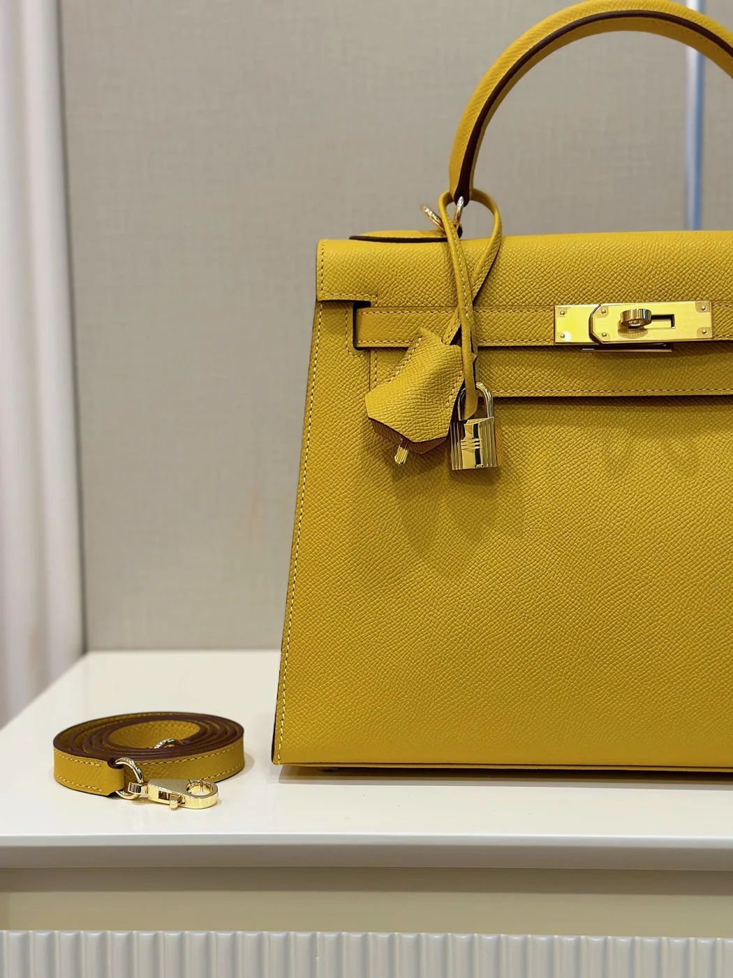 Hermès Kelly 25 Lime Fluo Yellow Epsom Gold Hardware Bag product view 6