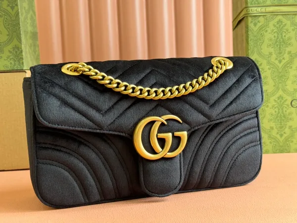 Gucci 26S GG Marmont Matelasse 26 In Black Velvet Bag product view 4