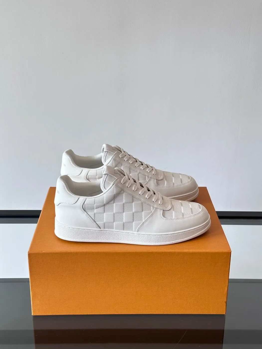 Louis Vuitton Men White Leather Sneakers product view 2