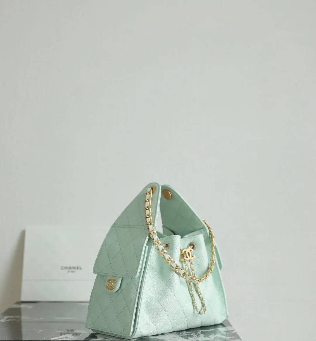 Chanel 25 Handbag 30 In Green Cavier Gold Hardware product view 2