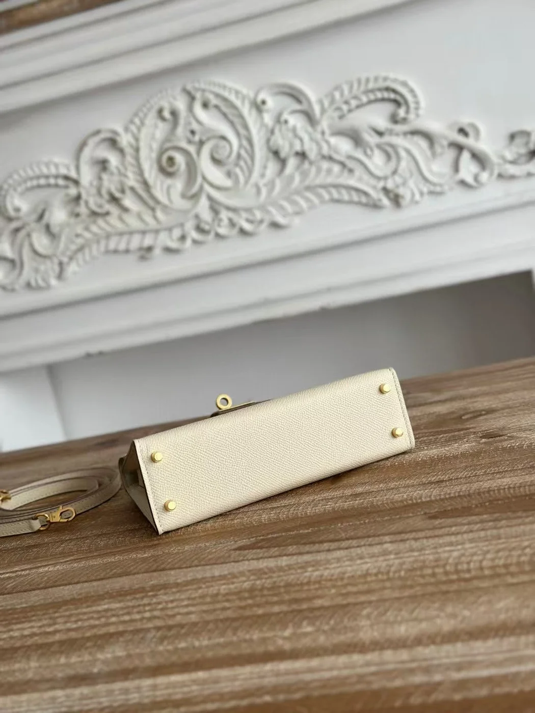 Hermès Mini 19 White Calfskin Gold Hardware Bag product view 5