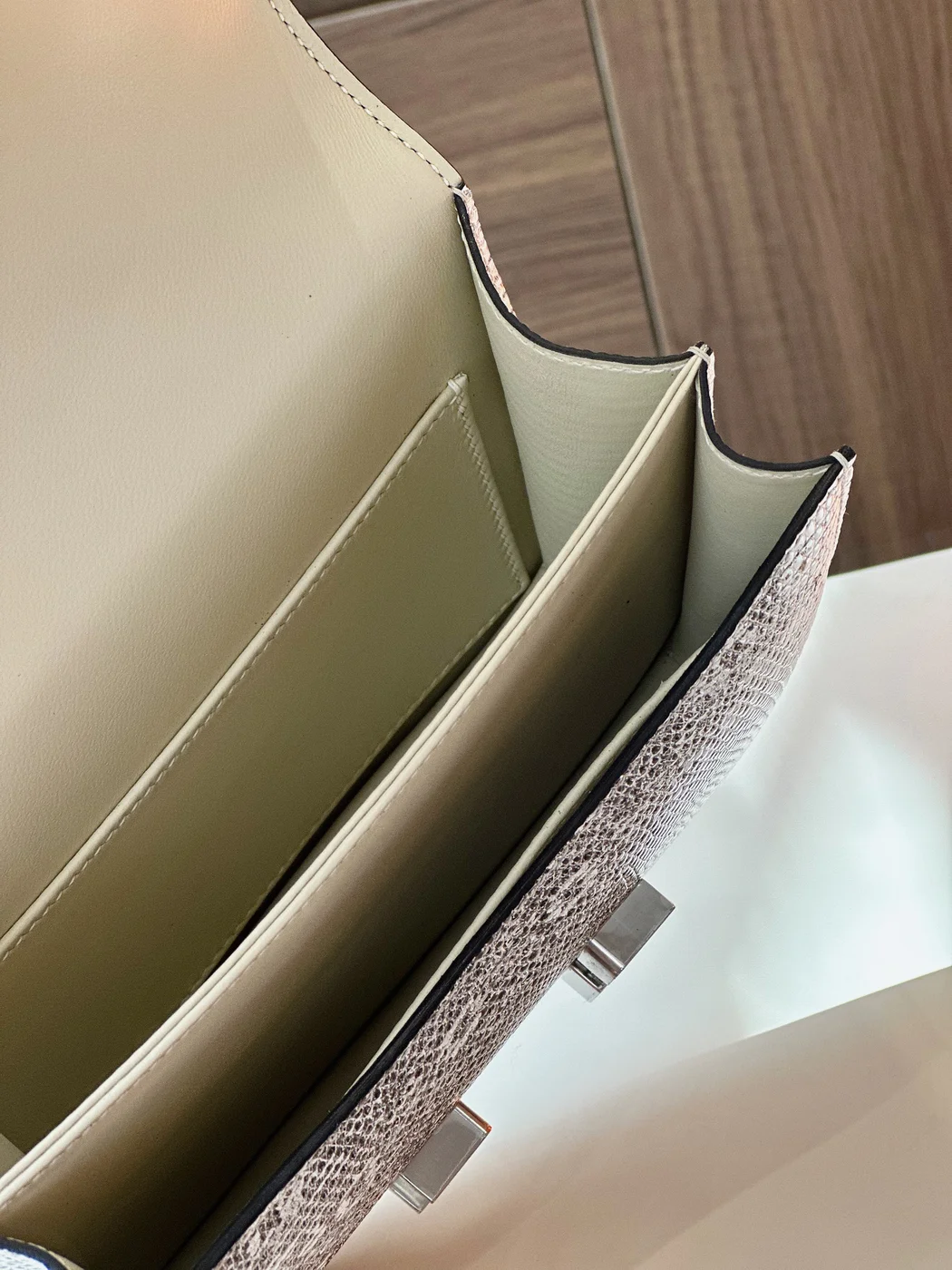 Hermès Constance 19 Omber Lizard Leather Bag product view 2