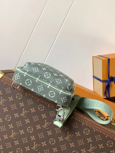 Louis Vuitton Avenue Slingbag 31 In White And Black Ombre Monogram Canvas Bag product view 3