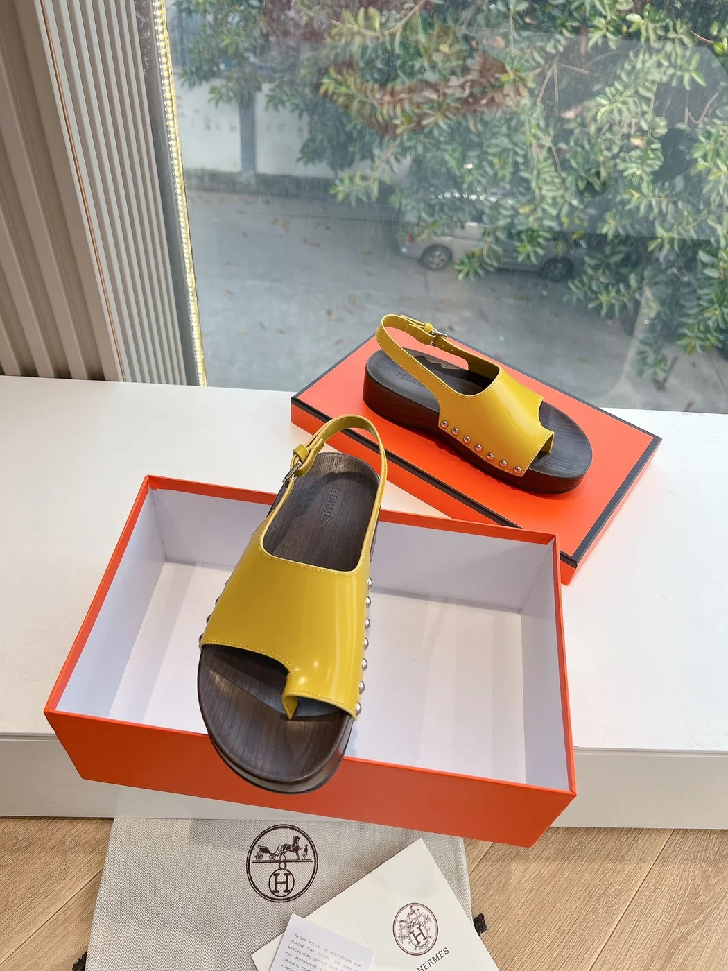 Hermès Women Yellow Leather Sandals product view 3