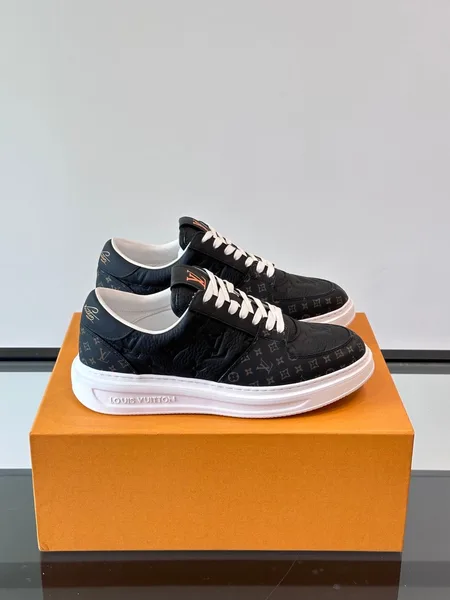 Louis Vuitton Men Black Leather Sneakers product view 1