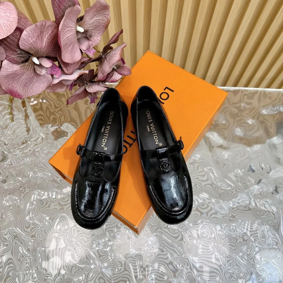 Louis Vuitton Women Black Patent Leather Loafers product view 5