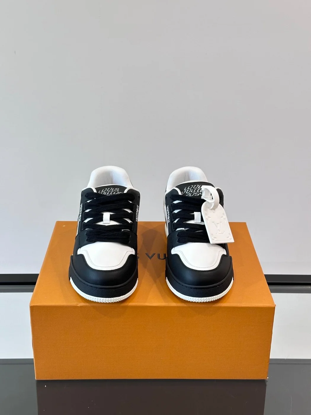 Louis Vuitton Men Black White Leather Sneakers product view 2