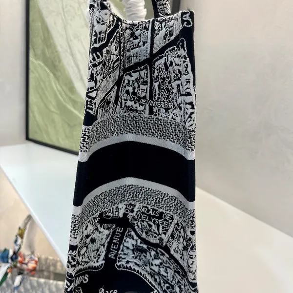 Dior Medium Book Tote product view 3