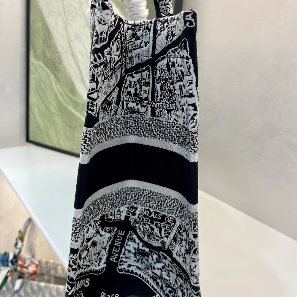 Dior Medium Book Tote product view 3