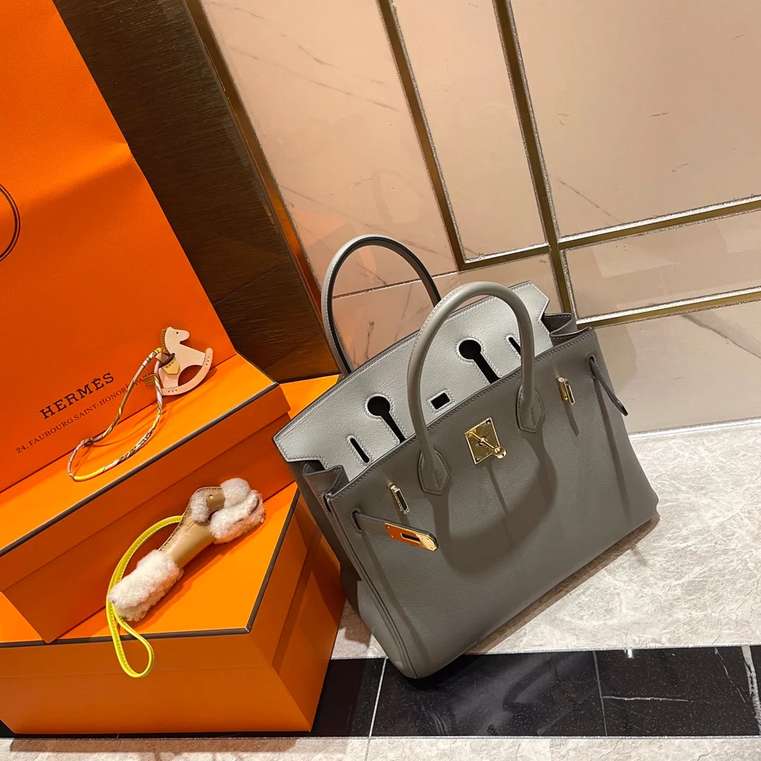 Hermès Birkin 30 cm Grey Swift Leather Gold Hardware Bag product view 3