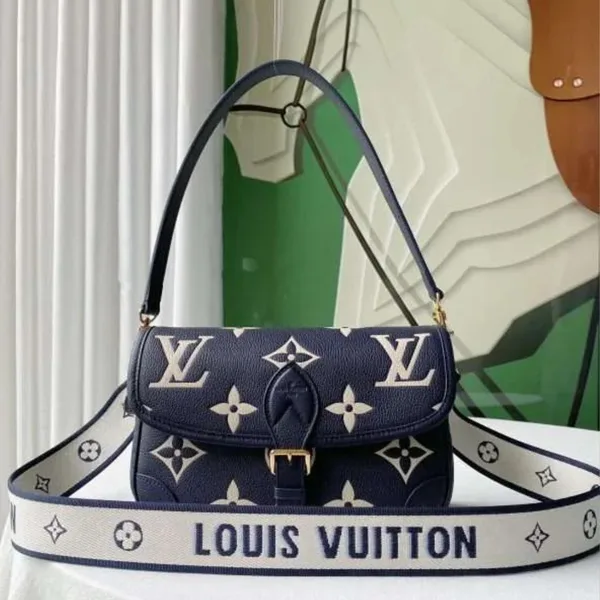 Louis Vuitton Diane Handbags Embossed Pattern 23x16x8.5 cm product photo