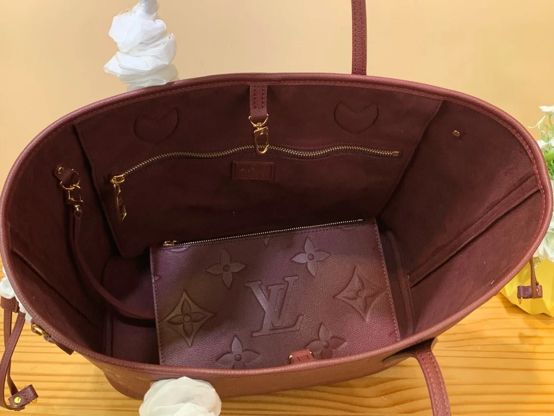 Louis Vuitton Never Full Plum Red Handbags 32x29x17cm product view 4