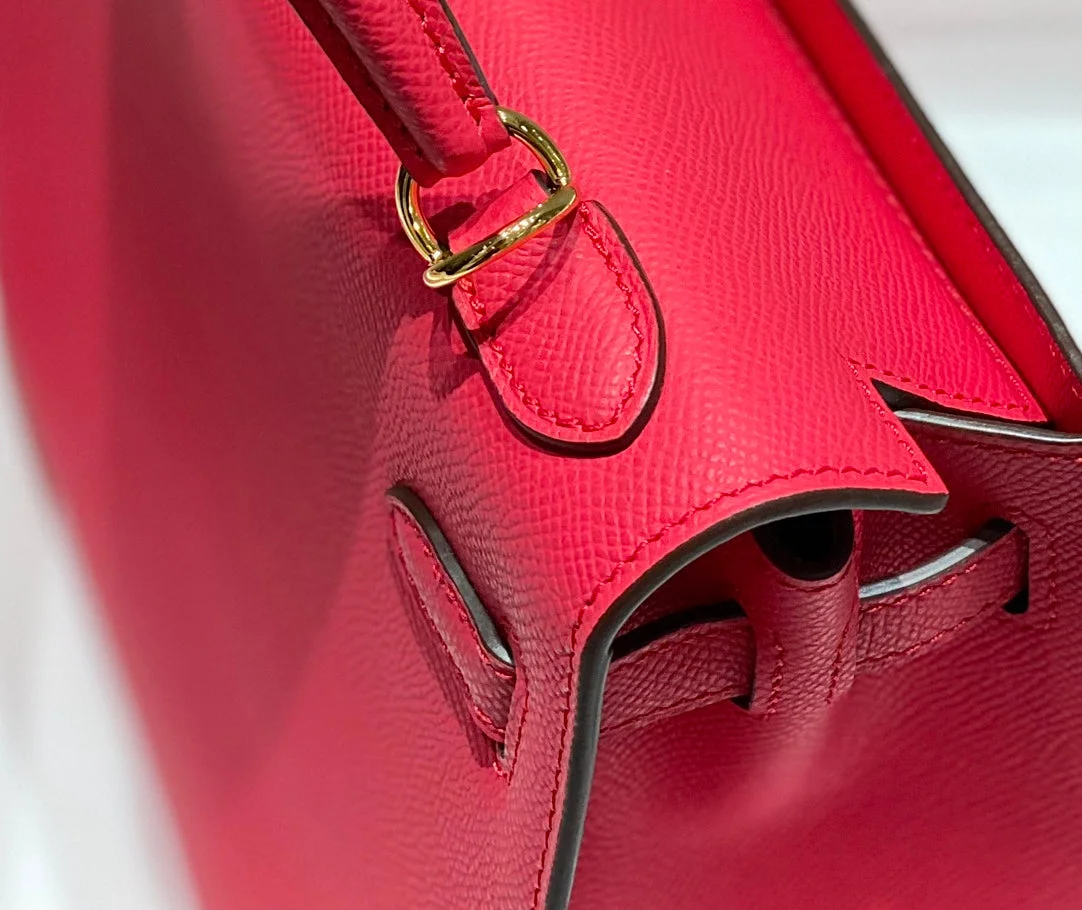 Hermès Kelly 28 cm In Rose Tyrien Swift Calfskin Gold Hardware Bag product view 6