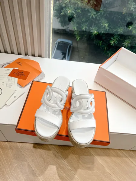 Hermès Women White Leather Espadrille Sandals product view 1
