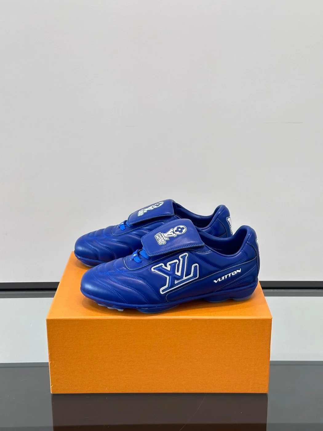 Louis Vuitton Men Blue Leather Sneakers product view 3