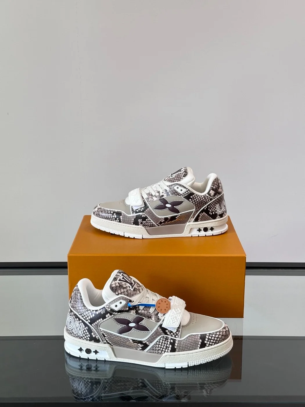 Louis Vuitton Men White And Gray Snakeskin Leather Sneakers product view 4