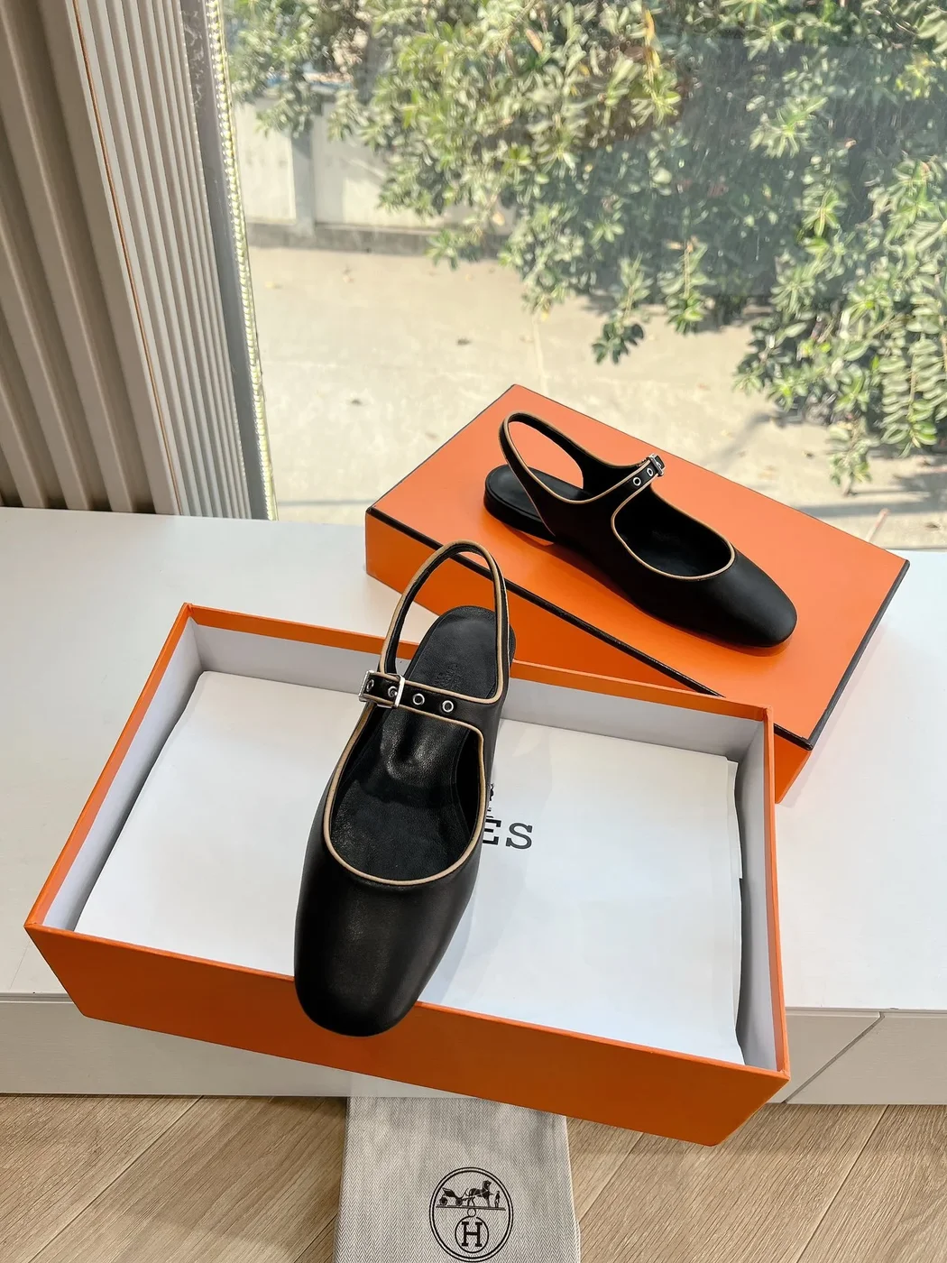Hermès Women Black Leather Slingback Mules product view 3