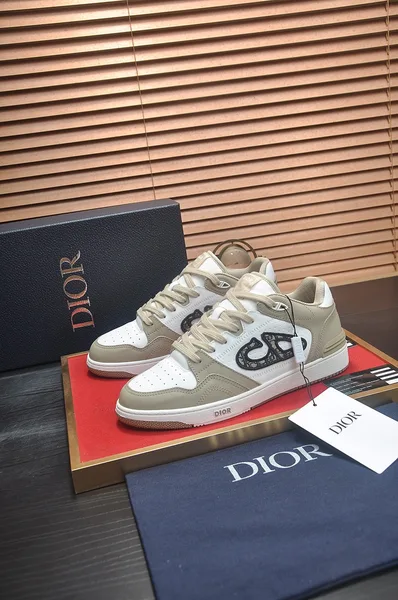Dior B57 low-top sneakers in beige and white smooth calfskin product view 2