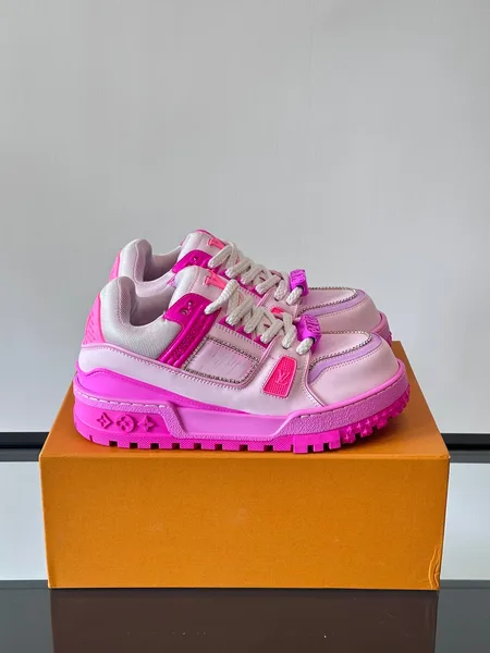 Louis Vuitton Men Pink Leather And Mesh Sneakers product view 1