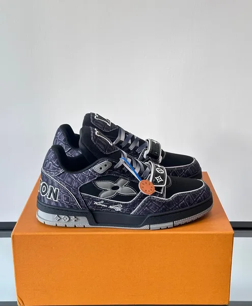 Louis Vuitton Men Black Fabric Sneakers product view 1