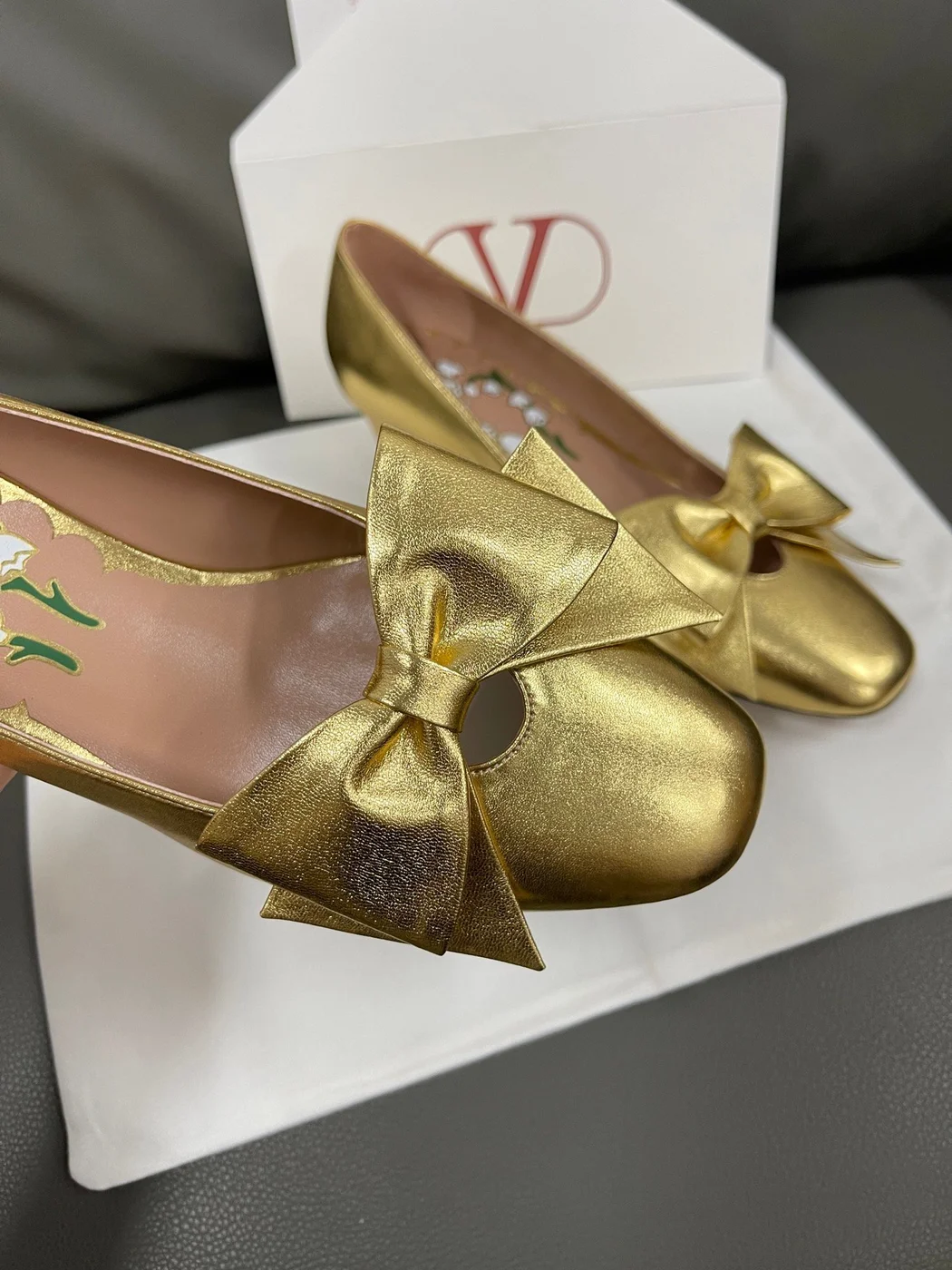 Valentino Women Gold Leather Bow Detail Pumps product view 4